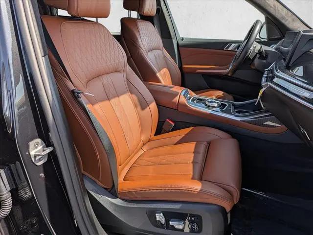 2025 BMW X7 M60i