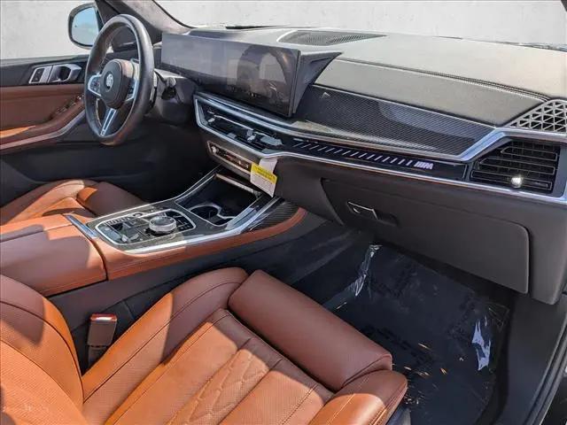 2025 BMW X7 M60i