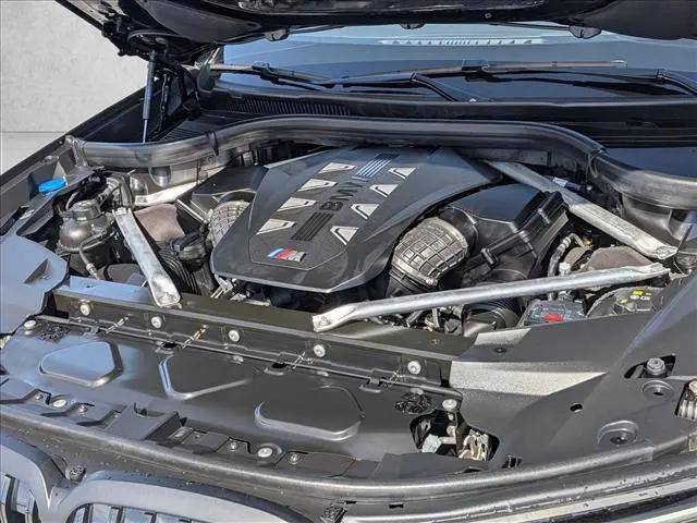 2025 BMW X7 M60i