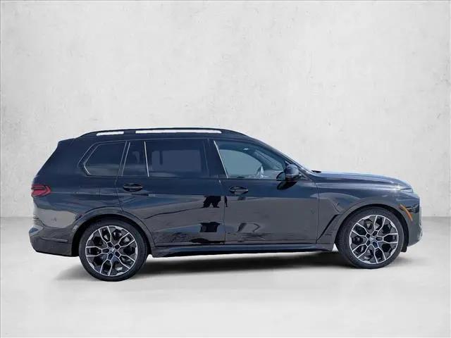 2025 BMW X7 M60i
