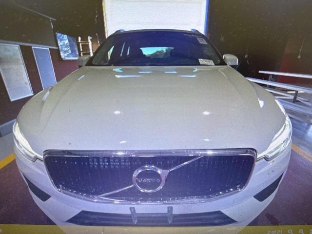 2020 Volvo XC60 T5 Momentum 2020 Volvo XC60 T5 Momentum