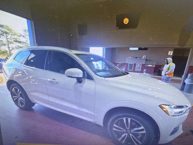 2020 Volvo XC60 T5 Momentum 2020 Volvo XC60 T5 Momentum