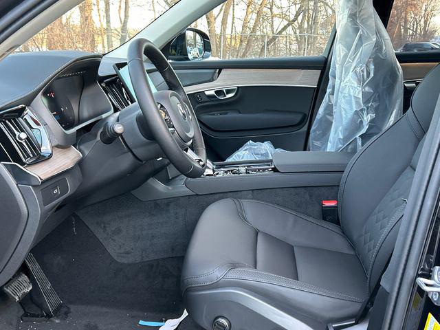2026 Volvo XC90 Plus, B6 AWD Gas (mild hybrid), Gasoline, Bright, 7 Seats
