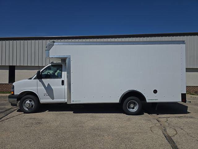 2025 Chevrolet Express Cutaway 4500 Van