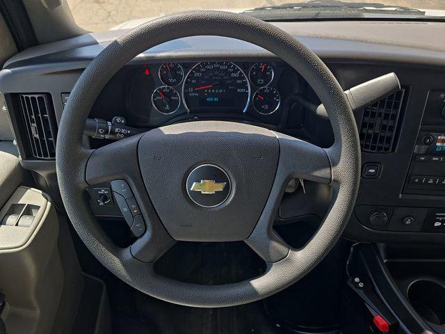 2025 Chevrolet Express Cutaway 4500 Van