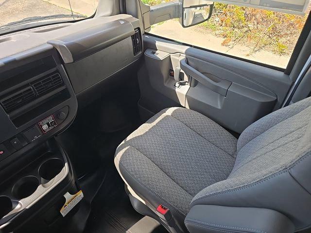 2025 Chevrolet Express Cutaway 4500 Van