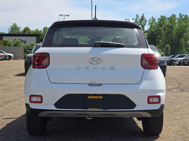 2026 Hyundai Venue SEL w/Two-Tone Roof