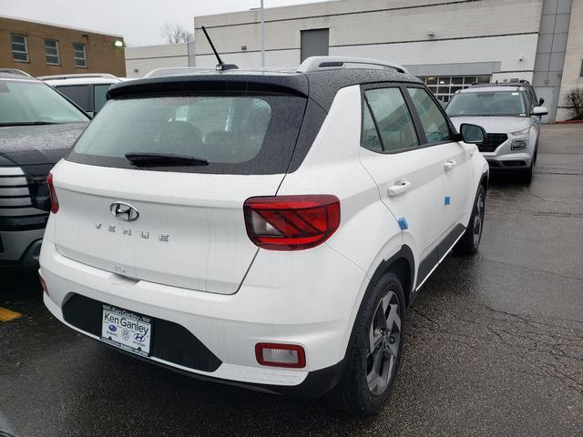 2026 Hyundai Venue SEL w/Two-Tone Roof