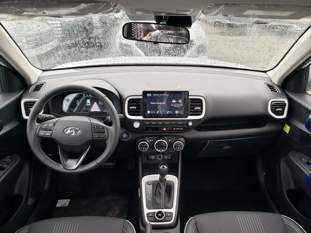 2026 Hyundai Venue SEL w/Two-Tone Roof