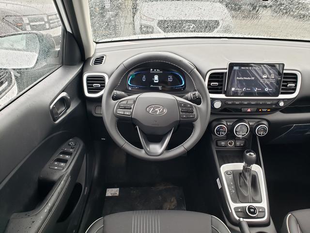 2026 Hyundai Venue SEL w/Two-Tone Roof