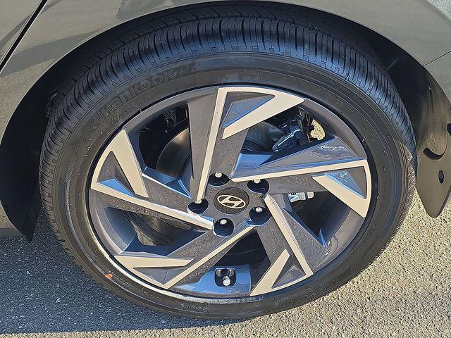 2026 Hyundai Elantra Hybrid Limited
