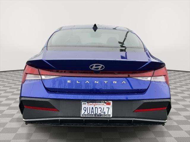 2025 Hyundai Elantra SE