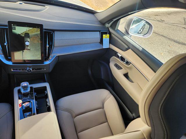 2026 Volvo XC90 Plus, B6 AWD Gas (mild hybrid), Gasoline, Bright, 7 Seats