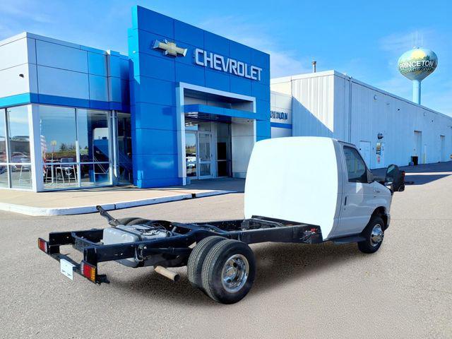 2012 Ford E-450 Cutaway Base