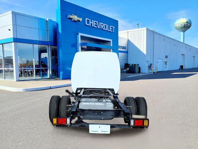 2012 Ford E-450 Cutaway Base