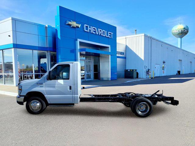 2012 Ford E-450 Cutaway Base