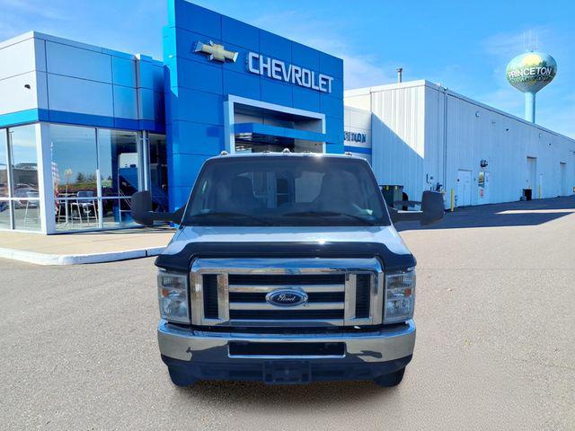 2012 Ford E-450 Cutaway Base