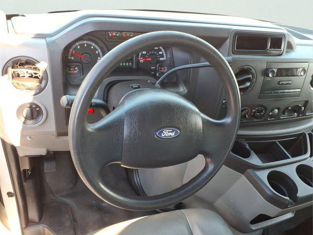 2012 Ford E-450 Cutaway Base