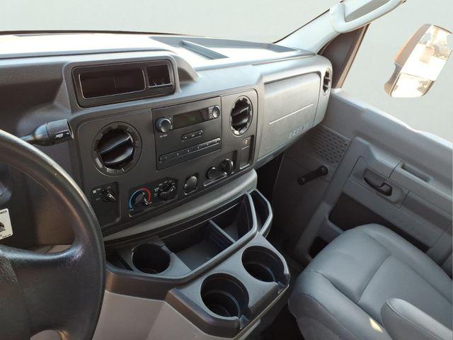2012 Ford E-450 Cutaway Base