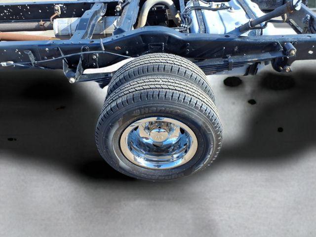 2012 Ford E-450 Cutaway Base