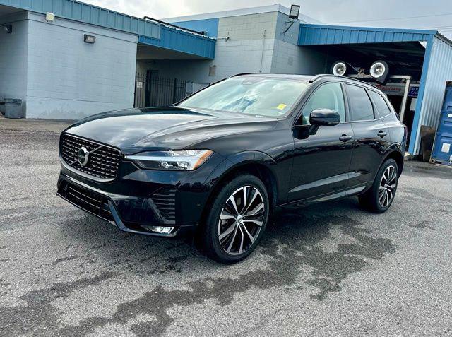 2023 Volvo XC60 B5 Plus Dark Theme