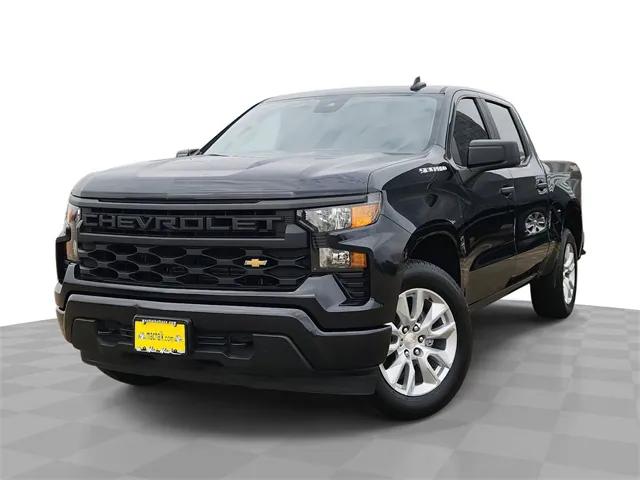 2022 Chevrolet Silverado 1500 4WD Crew Cab Short Bed Custom