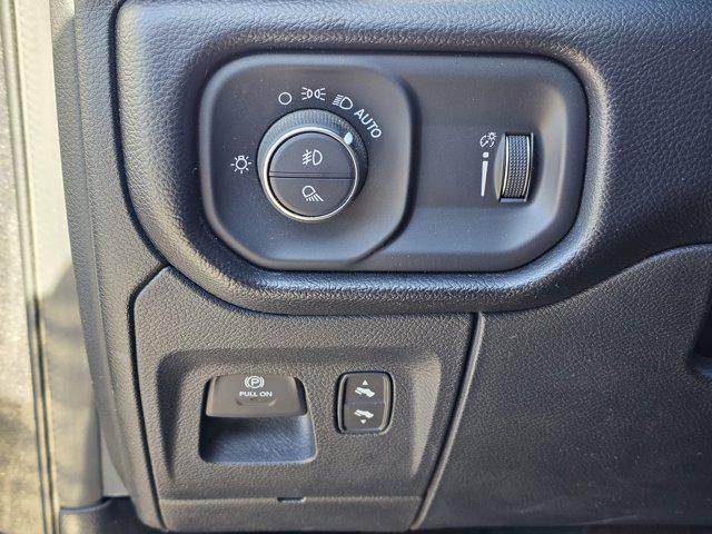 2022 Ram 1500 Big Horn Crew Cab 4x4 5'7" Box