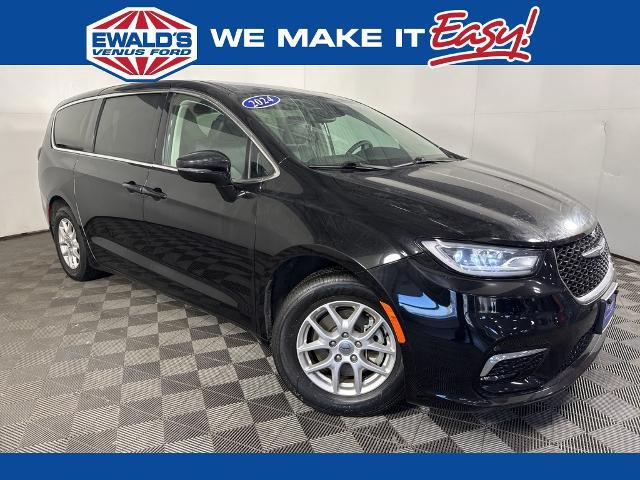 2024 Chrysler Pacifica Touring L for sale in Cudahy, WI