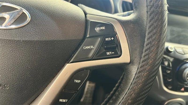 2013 Hyundai Veloster Base w/Black