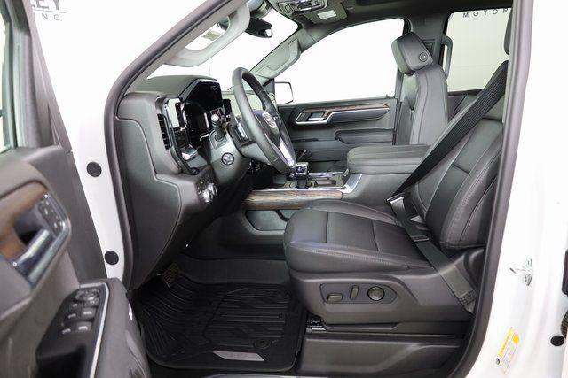 2026 GMC Sierra 1500 Crew Cab, Short Bed, SLT, 4WD