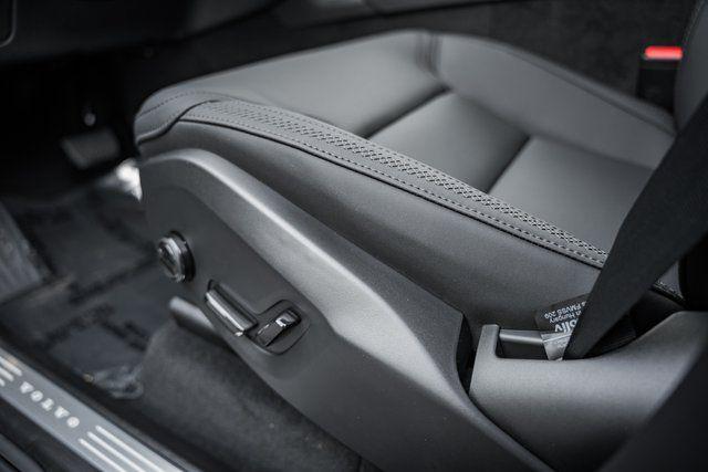 2026 Volvo XC90 Plus, B6 AWD Gas (mild hybrid), Gasoline, Bright, 7 Seats