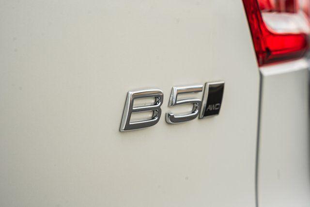 2026 Volvo XC40 Ultra, B5 AWD Gas (mild hybrid), Dark
