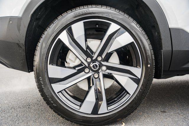 2026 Volvo XC40 Ultra, B5 AWD Gas (mild hybrid), Dark