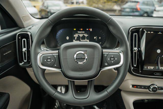 2026 Volvo XC40 Ultra, B5 AWD Gas (mild hybrid), Dark