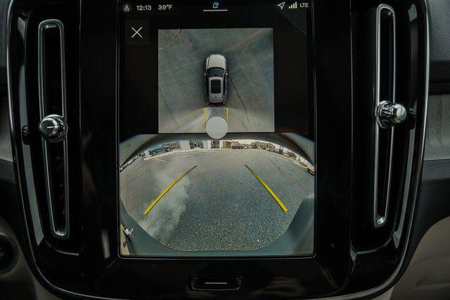 2026 Volvo XC40 Ultra, B5 AWD Gas (mild hybrid), Dark