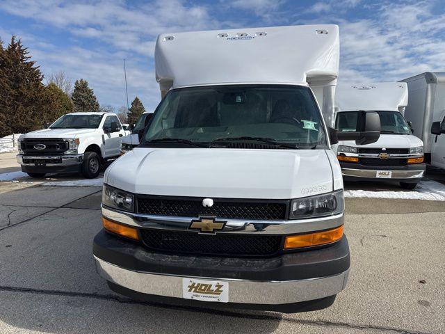 2025 Chevrolet Express Cutaway 4500 Van