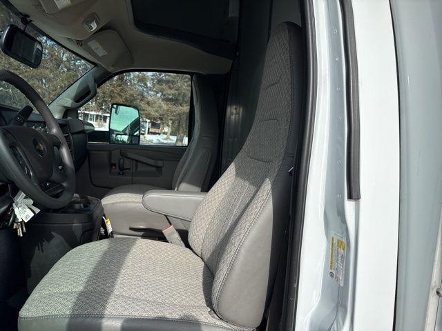 2025 Chevrolet Express Cutaway 4500 Van