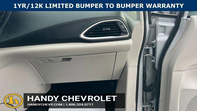 2024 Chrysler Pacifica Touring L