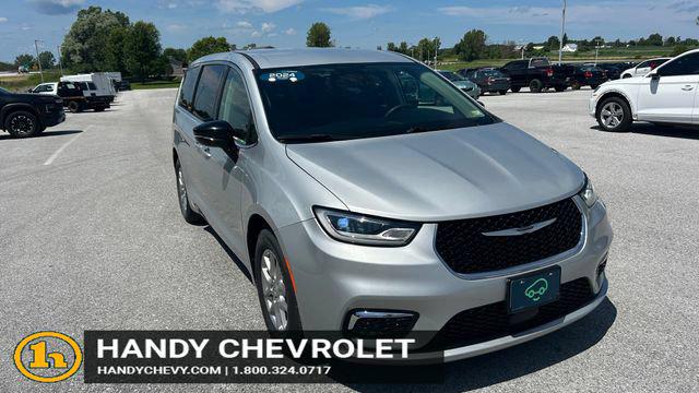 2024 Chrysler Pacifica Touring L for sale in Saint Albans, VT
