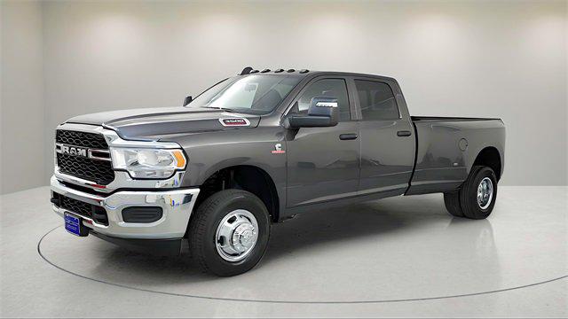 2024 RAM 3500 Tradesman Crew Cab 4x4 8 Box