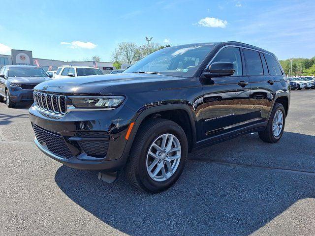 2023 Jeep Grand Cherokee Laredo X 4x4