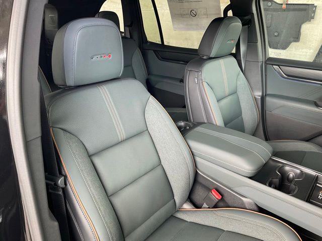2026 GMC Acadia AT4 AWD