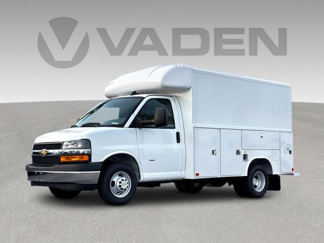 2025 Chevrolet Express Cutaway Work Van