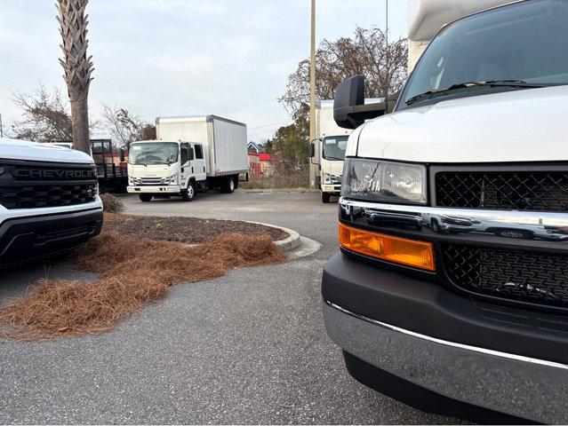2025 Chevrolet Express Cutaway Work Van