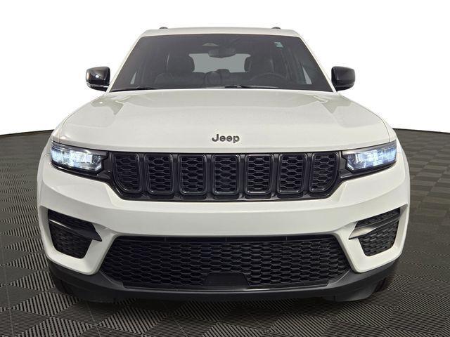 2023 Jeep Grand Cherokee Altitude 4x4 2023 Jeep Grand Cherokee Altitude 4x4