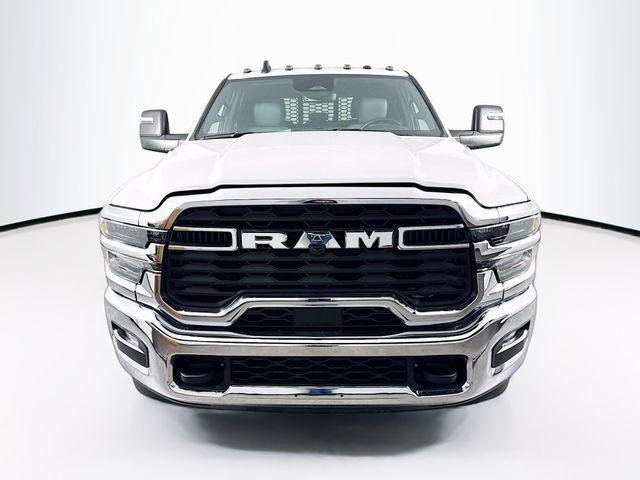 2026 RAM Ram 3500 Chassis Cab RAM 3500 TRADESMAN CREW CAB CHASSIS 4X4 60 CA