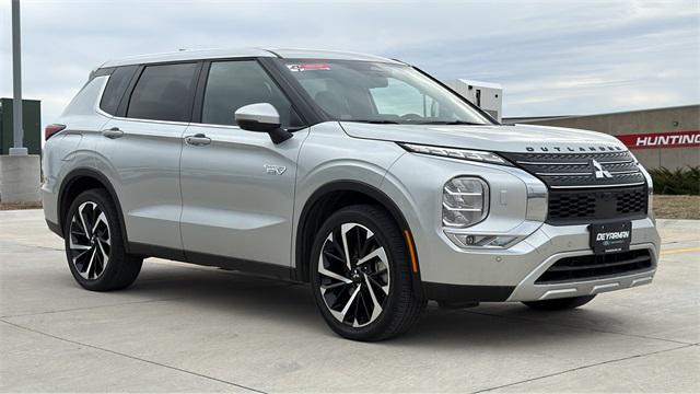 2024 Mitsubishi Outlander PHEV SE S-AWC