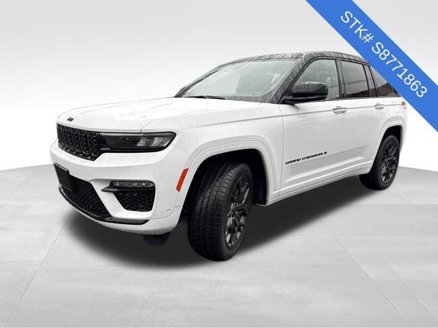 2025 Jeep Grand Cherokee GRAND CHEROKEE SUMMIT 4X4