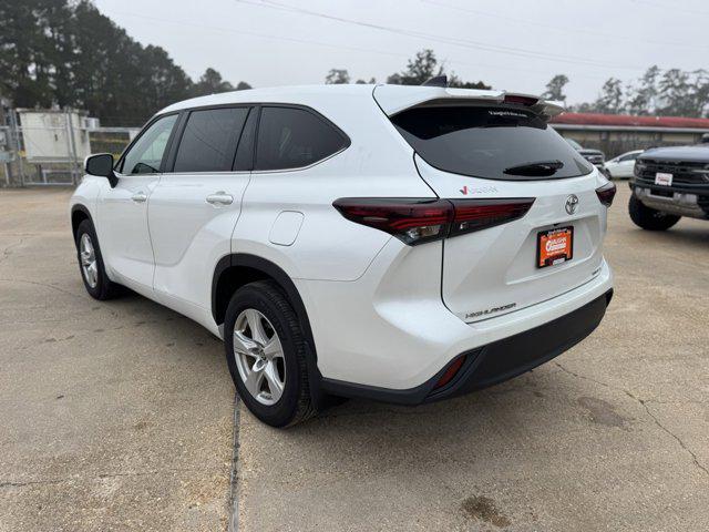 2024 Toyota Highlander LE
