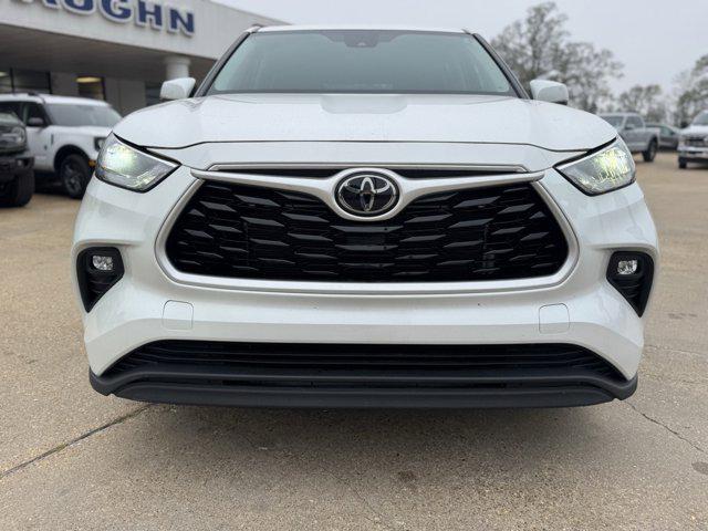 2024 Toyota Highlander LE